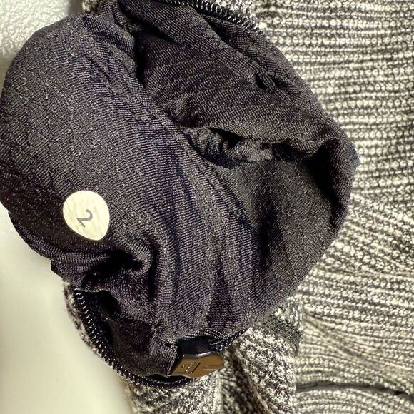 lululemon athletica Think Fast Pullover in Mini Check Pique Heathered Black | 2 - Picture 4 of 8